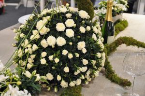 Fantastisk rosedekorasjon i kuleform