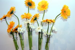 Enkel påskeglede med gerbera i glass