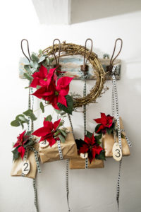 Forenklet adventskalender, med en pakke for hver uke i advent