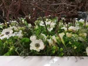 En blomsterdekorasjon kan også illustrere barndommens blomsterenger