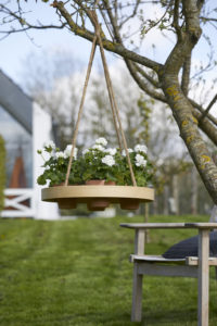 Liten plass? Lag en pendel til sommerblomstene!