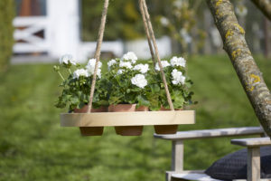 Liten plass? Lag en pendel til sommerblomstene!